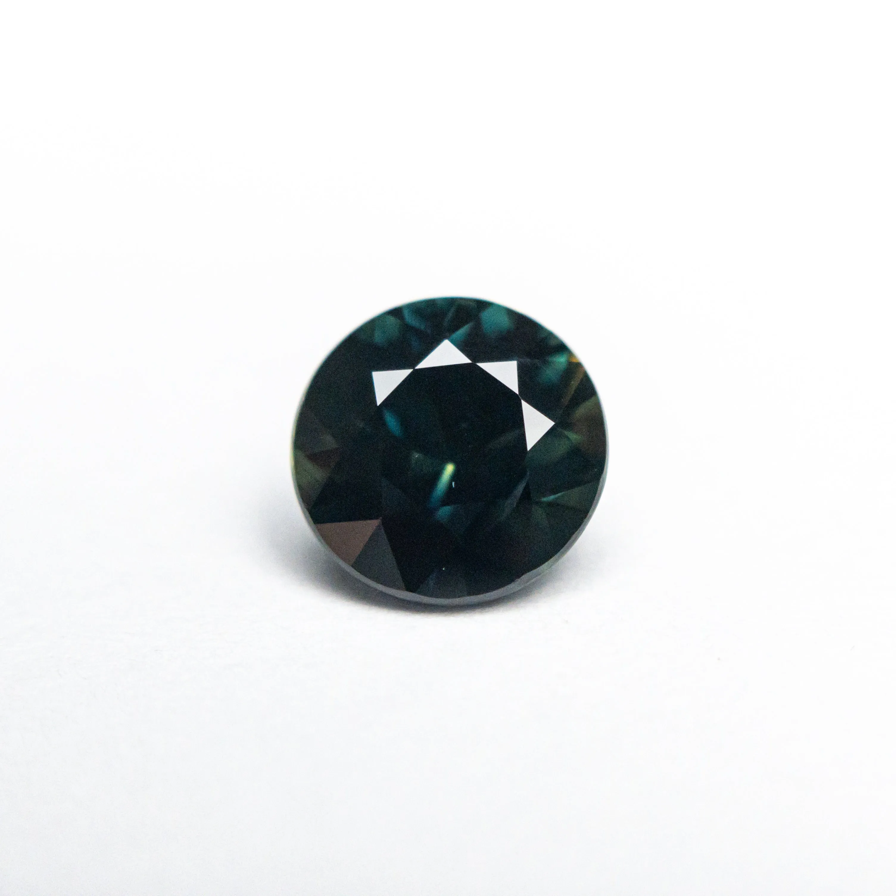 1.49ct 6.77x6.70x4.53mm Round Brilliant Sapphire 23806-18