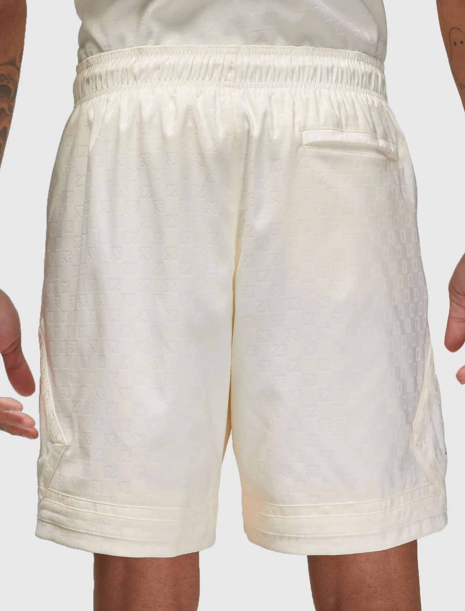 ESSENTIALS WOVEN SHORTS