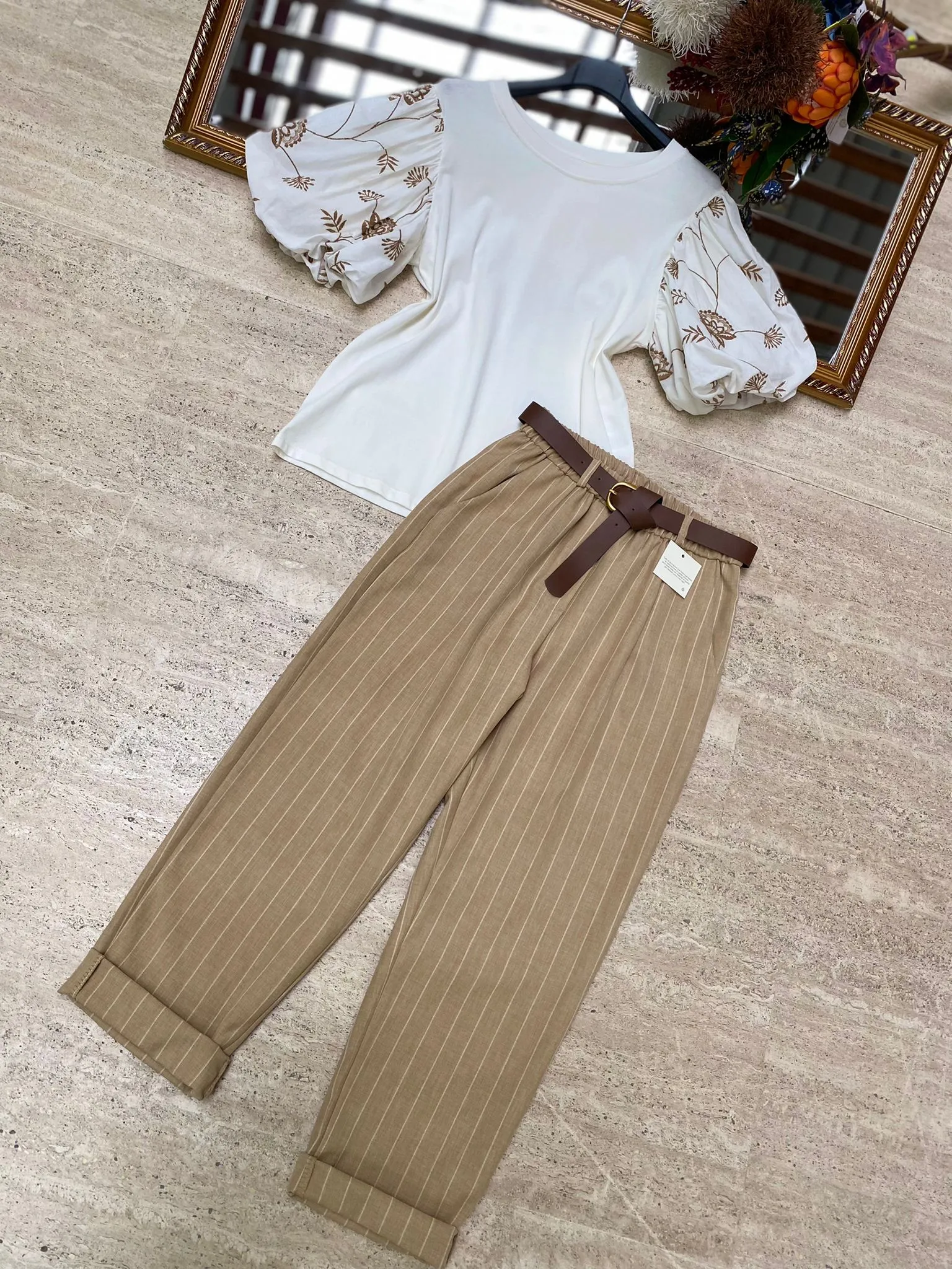 Pantaloni con cintura a righe